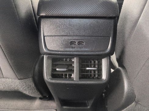 Used 2025 Chevrolet Equinox LT AWD/4WD image 23
