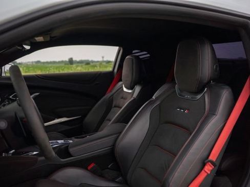 Used 2019 Chevrolet Camaro ZL1 RWD image 13