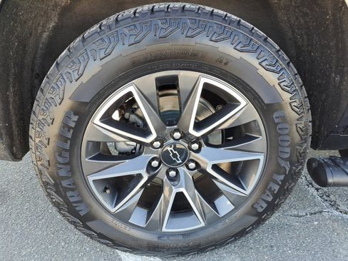 Used 2022 Chevrolet Tahoe Z71 w/ Luxury Package image 18