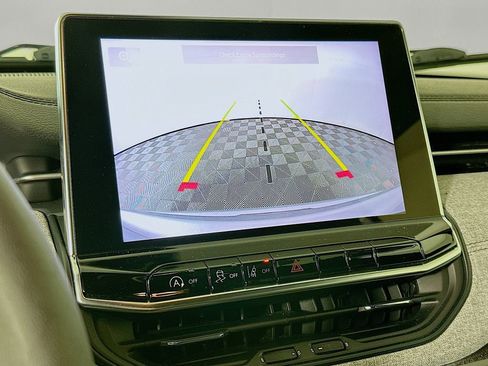 Certified 2024 Jeep Compass Latitude image 21