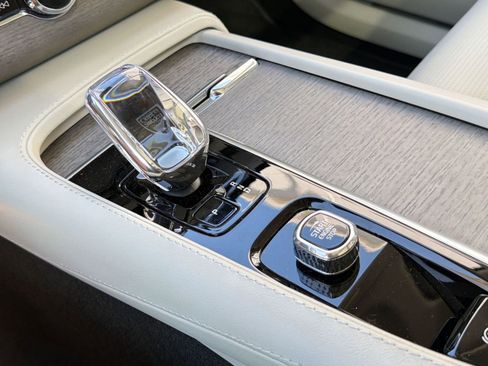 Certified 2023 Volvo XC90 B6 Ultimate w/ Protection Package Premier AWD/4WD image 16