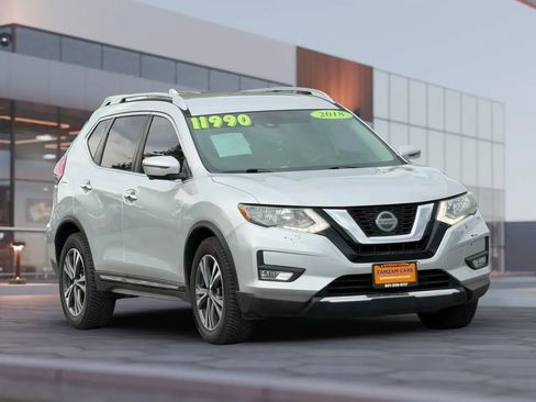 Used 2018 Nissan Rogue SL FWD image 1