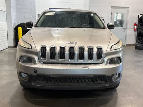 Used 2016 Jeep Cherokee Sport w/ Safety Group AWD/4WD image 2