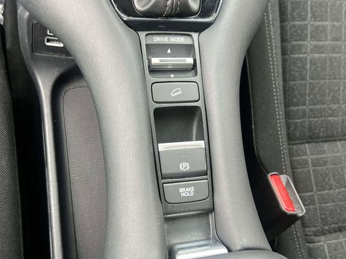 Used 2023 Honda HR-V LX image 29