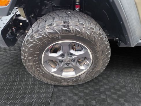 Used 2020 Jeep Gladiator Rubicon image 22