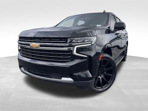 Used 2022 Chevrolet Suburban LT w/ Luxury Package AWD/4WD image 9