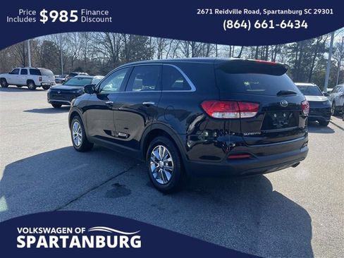 Used 2017 Kia Sorento L image 5