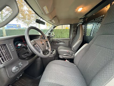Used 2024 GMC Savana 2500 w/ Driver Convenience Package image 22
