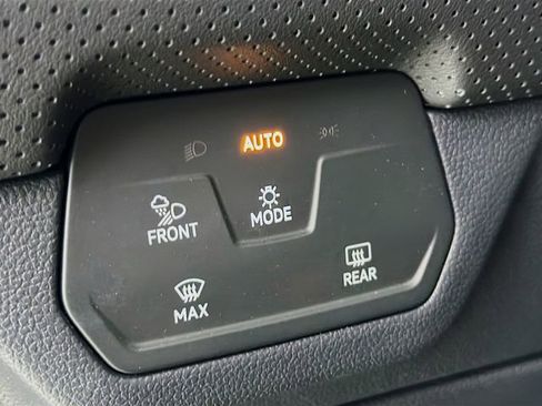 New 2025 Volkswagen Atlas SE image 10