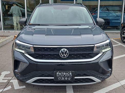 Certified 2022 Volkswagen Taos S image 22