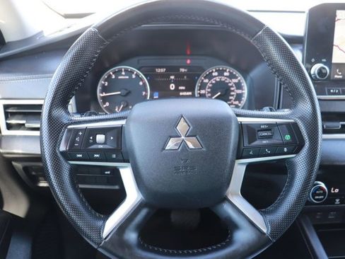 Used 2024 Mitsubishi Outlander SE image 21