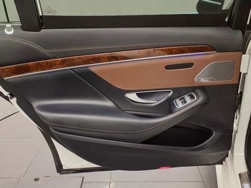 Used 2017 Mercedes-Benz S 550 Sedan image 17