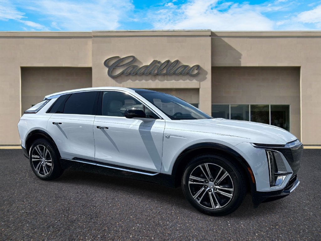 New 2026 Cadillac Lyriq Luxury RWD image 1