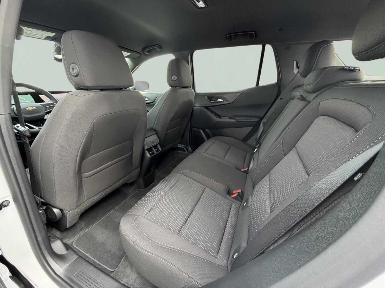 Used 2026 Chevrolet Equinox LT AWD/4WD image 26