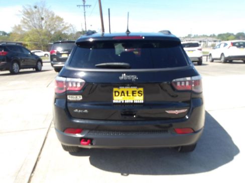 Used 2020 Jeep Compass Trailhawk image 12