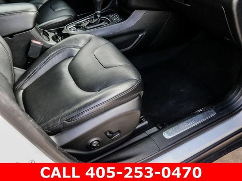 Used 2020 Jeep Cherokee Limited FWD image 74