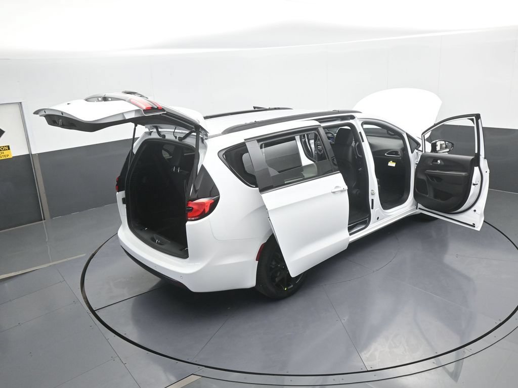 New 2026 Chrysler Pacifica Select w/ S Appearance Package FWD image 67