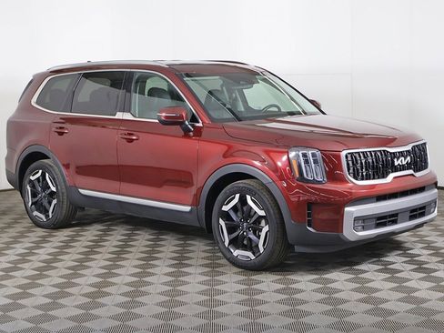 Used 2023 Kia Telluride EX X-Line image 2