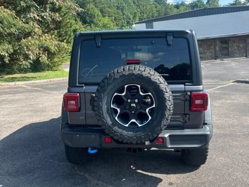 Used 2023 Jeep Wrangler Unlimited Rubicon 4xe w/ Cold Weather Group AWD/4WD image 8