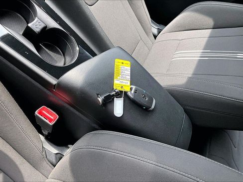 Used 2023 Hyundai Elantra SEL w/ Convenience Package FWD image 17