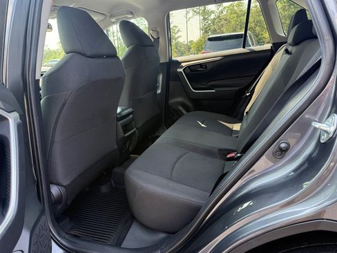 Used 2020 Toyota RAV4 LE FWD image 14