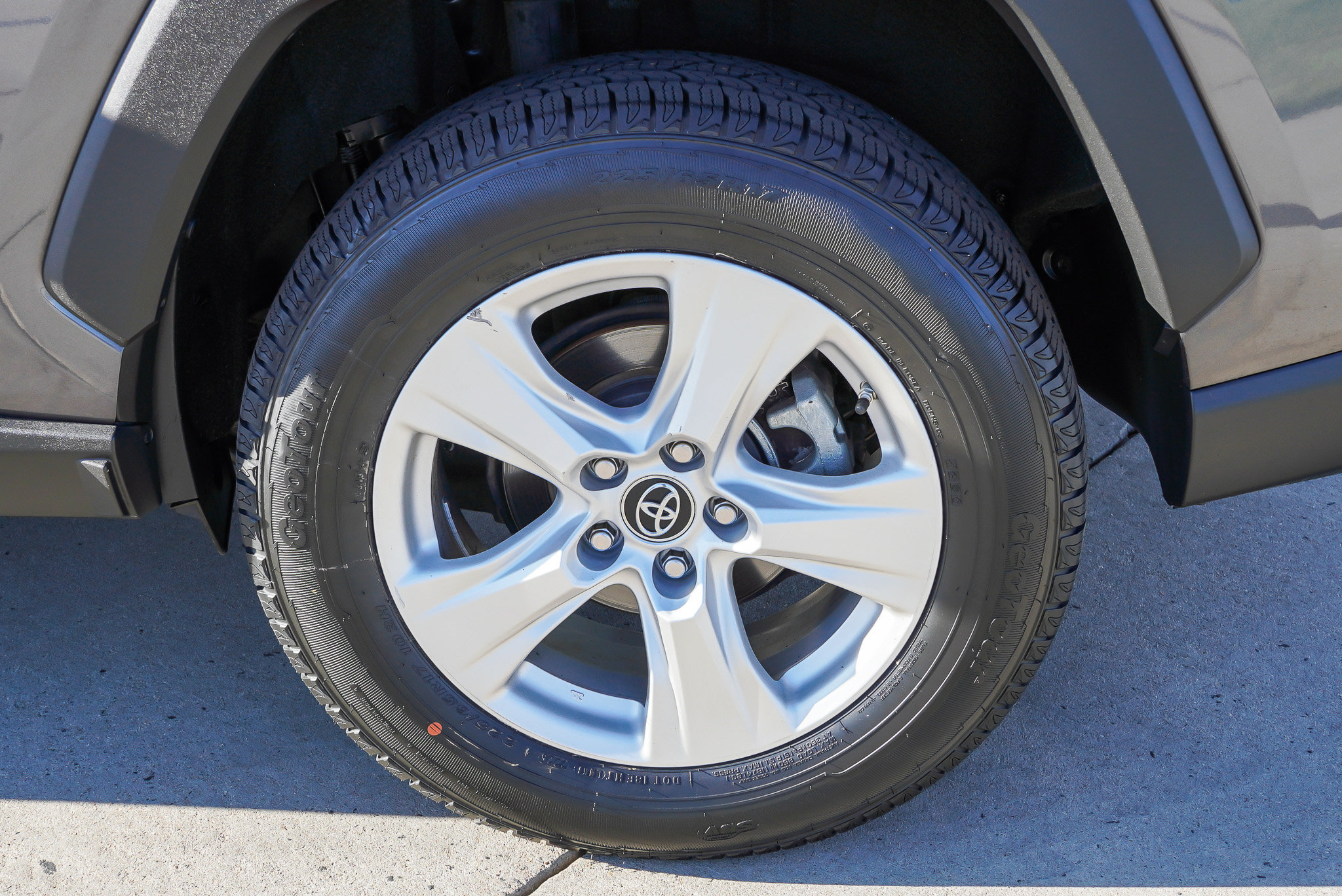 Certified 2019 Toyota RAV4 XLE w/ Convenience Package AWD/4WD image 13