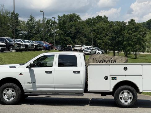 Used 2022 RAM 2500 Tradesman AWD/4WD image 2