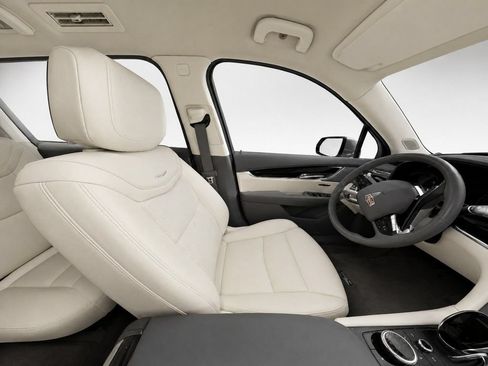 Certified 2024 Cadillac XT6 Premium Luxury w/ Technology Package FWD image 9