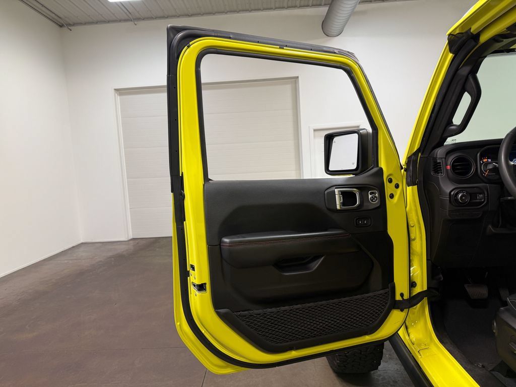 Used 2024 Jeep Wrangler Unlimited Rubicon AWD/4WD image 57