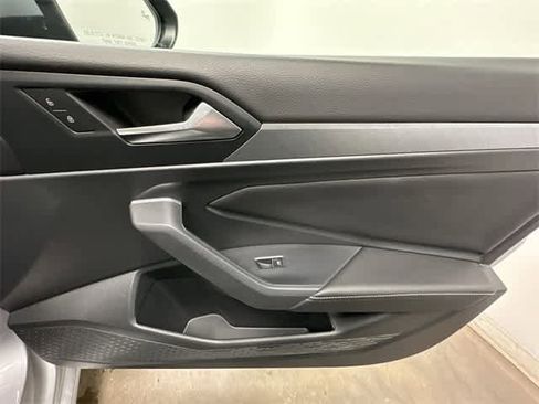 Certified 2023 Volkswagen Jetta SE w/ Panoramic Sunroof Package image 24