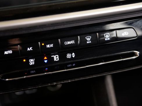 Used 2023 Chevrolet Bolt EUV LT w/ Driver Confidence Package image 25