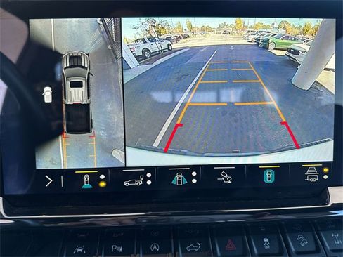 Used 2023 Chevrolet Silverado 1500 ZR2 w/ Technology Package image 18