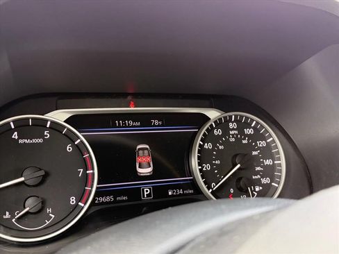 Used 2025 Nissan Sentra SR w/ Midnight Edition FWD image 19