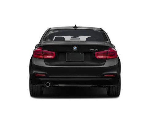 Used 2018 BMW 320i xDrive Sedan AWD/4WD image 8