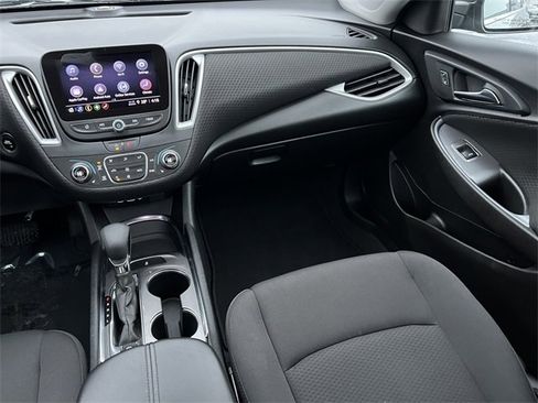 Used 2023 Chevrolet Malibu LT image 31