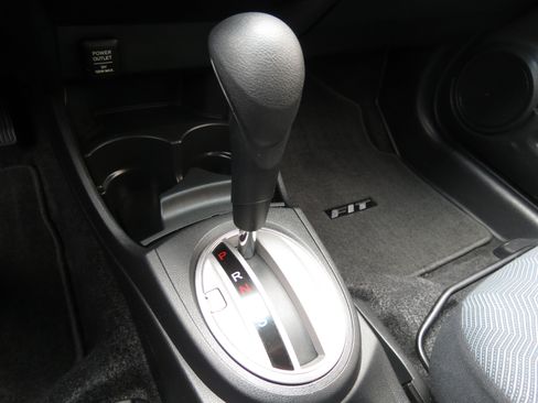 Used 2010 Honda Fit Sport image 20