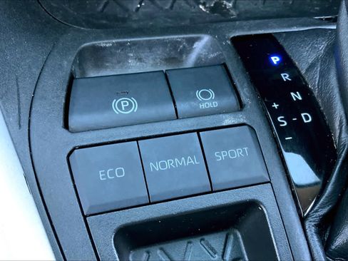 Used 2021 Toyota RAV4 XLE FWD image 32