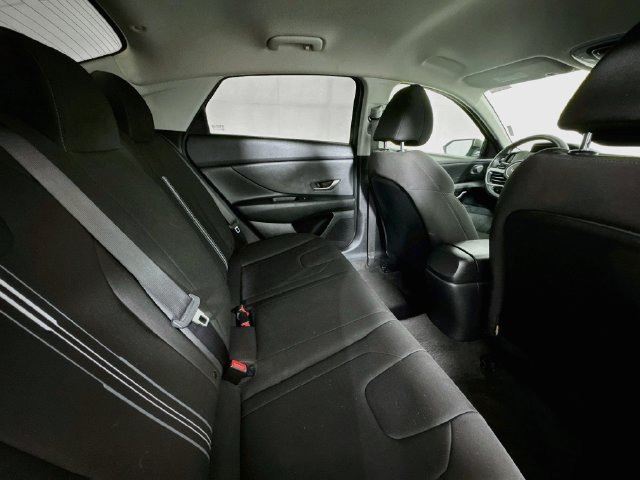 Used 2021 Hyundai Elantra SEL FWD image 24