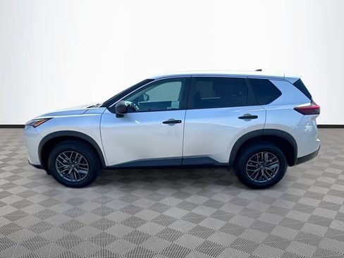 Used 2024 Nissan Rogue S FWD image 4
