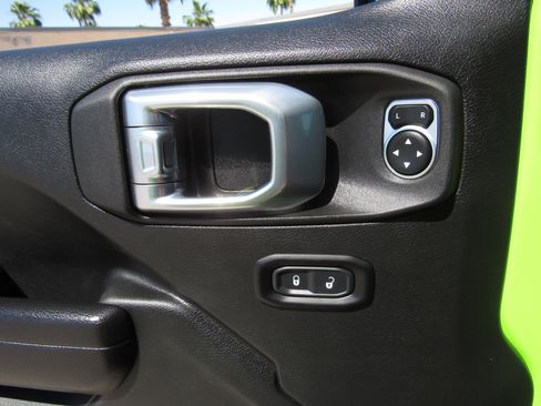 Used 2021 Jeep Gladiator Mojave AWD/4WD image 23