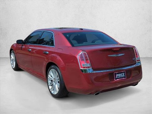 Used 2014 Chrysler 300 C RWD image 5