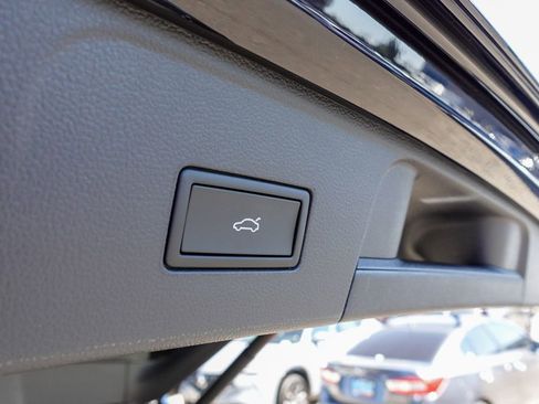 New 2026 Volkswagen Atlas SE FWD image 28