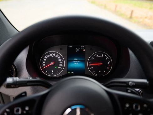 Used 2023 Mercedes-Benz Sprinter 2500 image 21