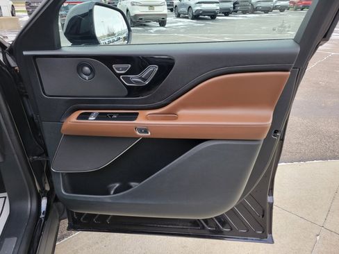 Certified 2023 Lincoln Aviator Reserve w/ Equipment Group 201A image 28