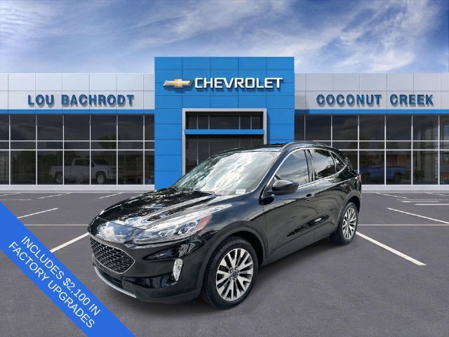 Used 2021 Ford Escape Titanium w/ Class II Trailer Tow Package AWD/4WD image 4