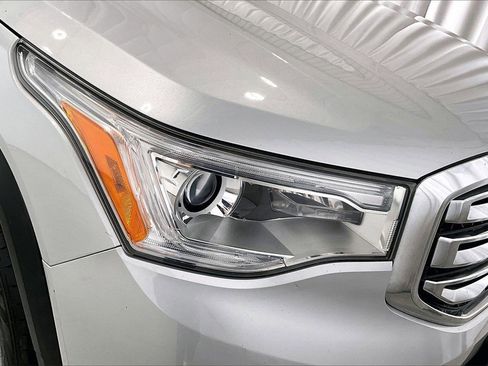 Used 2018 GMC Acadia SLT image 28