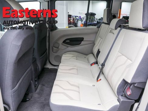 Used 2017 Ford Transit Connect XLT image 22