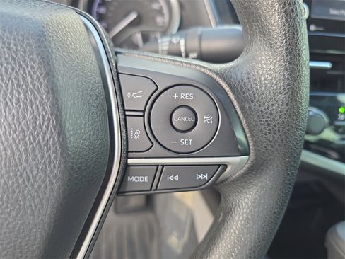 Used 2021 Toyota Camry LE image 22