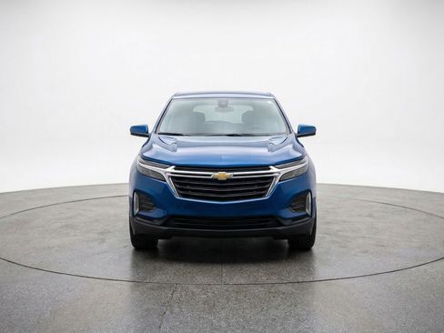 Used 2025 Chevrolet Equinox LT FWD image 2