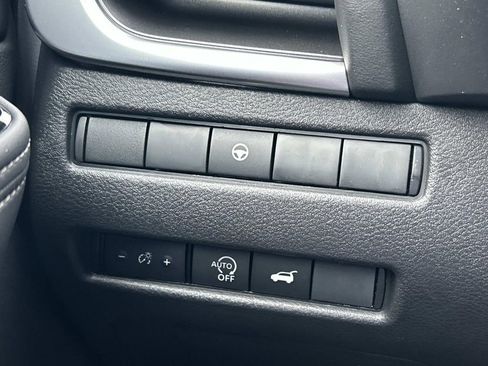 New 2026 Nissan Rogue SV FWD image 27